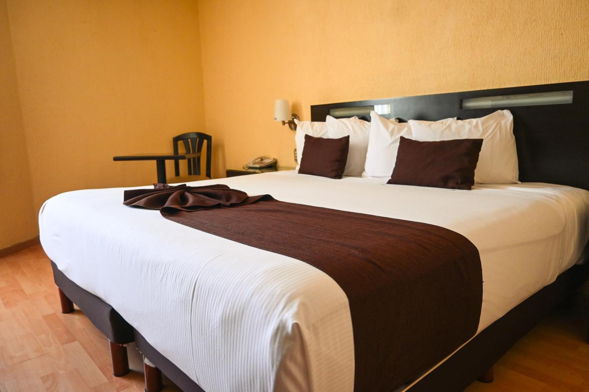 Hotel Santa Irene Guadalajara Exterior foto